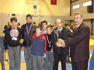 Bekirpaşalı genç güreşciler iddalı
