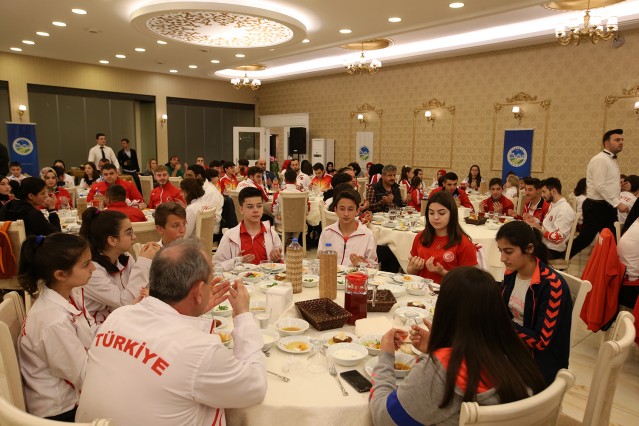 Büyükşehir'den Milli Sporculara Teşekkür