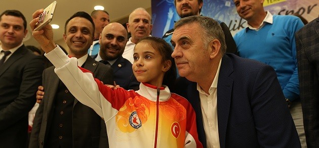 Büyükşehir'den Milli Sporculara Teşekkür