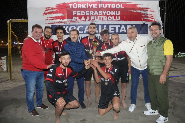 Plajda Şampiyon Kocaalispor