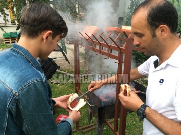 Şampiyonluğu mangal partisi ile kutladılar