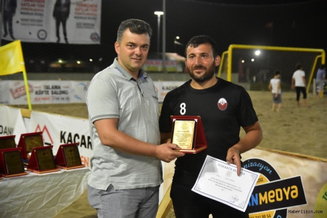 Karasu'da Plaj Futbolu Resitali