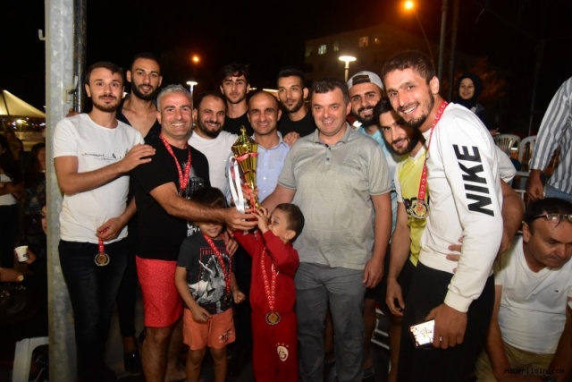 Karasu'da Plaj Futbolu Resitali