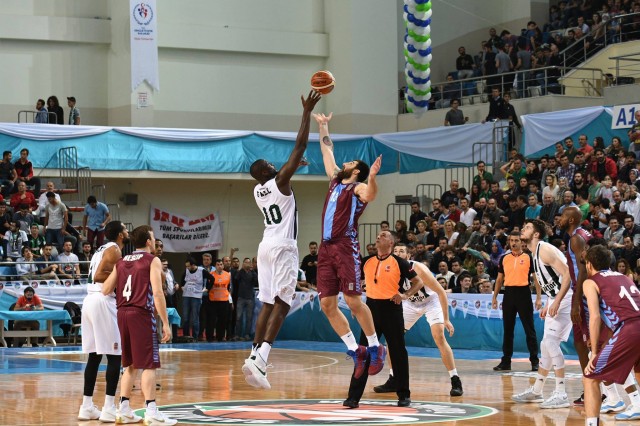 Sakarya Büyükşehir-Trabzonspor:87-82