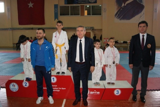Geyveli sporcuların 23 Nisan Coşkusu