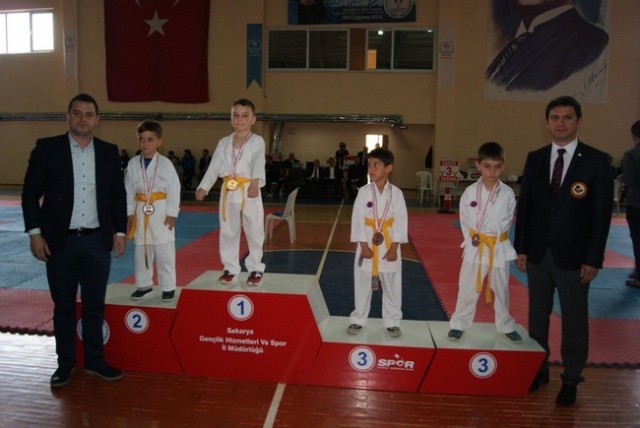 Geyveli sporcuların 23 Nisan Coşkusu