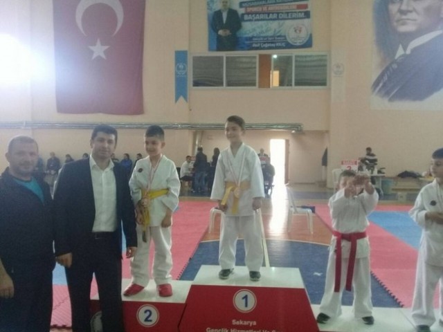 Geyveli sporcuların 23 Nisan Coşkusu