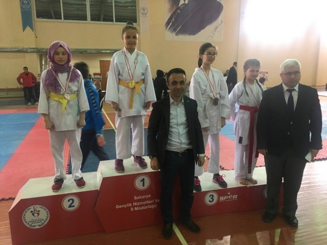 Geyveli sporcuların 23 Nisan Coşkusu