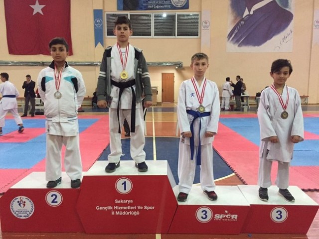Geyveli sporcuların 23 Nisan Coşkusu
