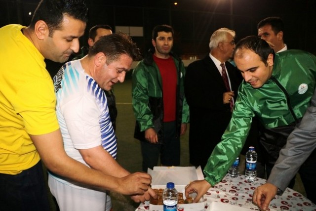 24 Kasım Futbol Turnuvası Şampiyonu Hendek MTAL
