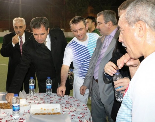 24 Kasım Futbol Turnuvası Şampiyonu Hendek MTAL