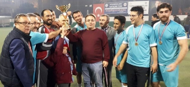 24 Kasım Futbol Turnuvası Şampiyonu Hendek MTAL