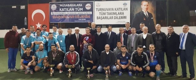 24 Kasım Futbol Turnuvası Şampiyonu Hendek MTAL