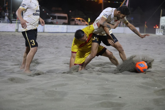 Plajda Şampiyon Kocaalispor
