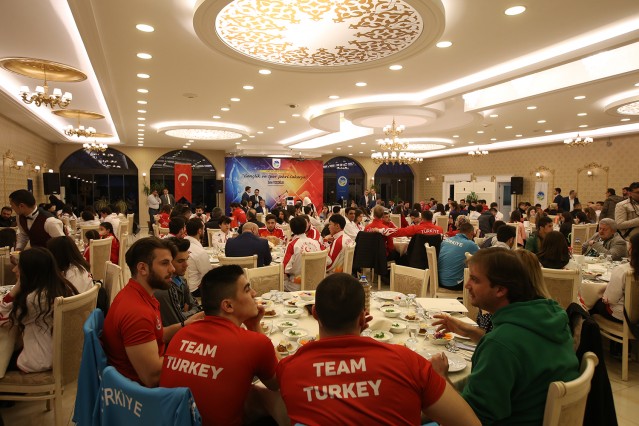 Büyükşehir'den Milli Sporculara Teşekkür