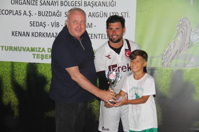 Olgunlar Futbol Turnuvası'nda Şampiyon İZREK