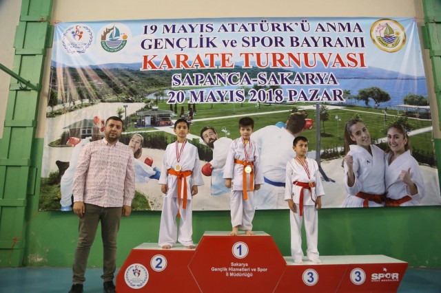 Sapanca'da 19 Mayıs Karate Coşkusu