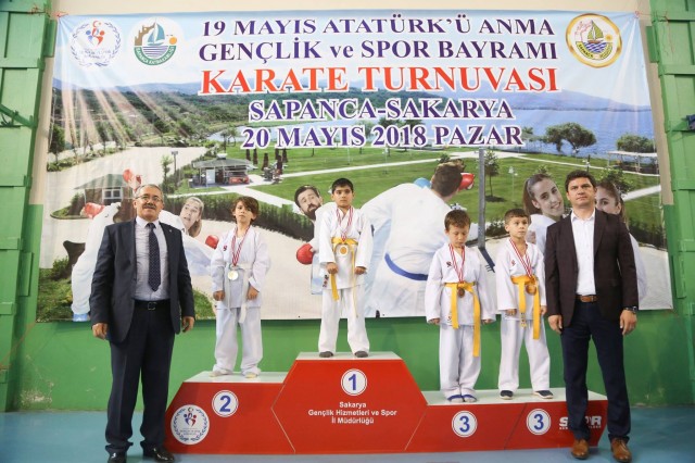 Sapanca'da 19 Mayıs Karate Coşkusu