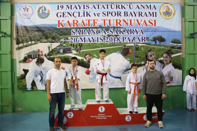 Sapanca'da 19 Mayıs Karate Coşkusu