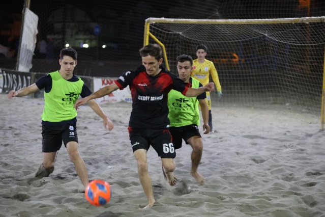 Plajda Şampiyon Kocaalispor