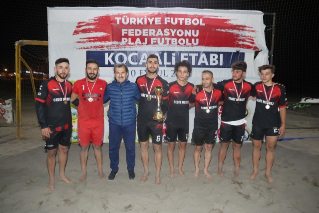 Plajda Şampiyon Kocaalispor