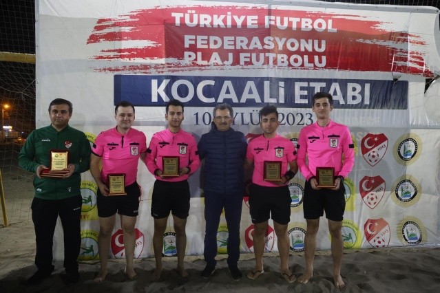 Plajda Şampiyon Kocaalispor