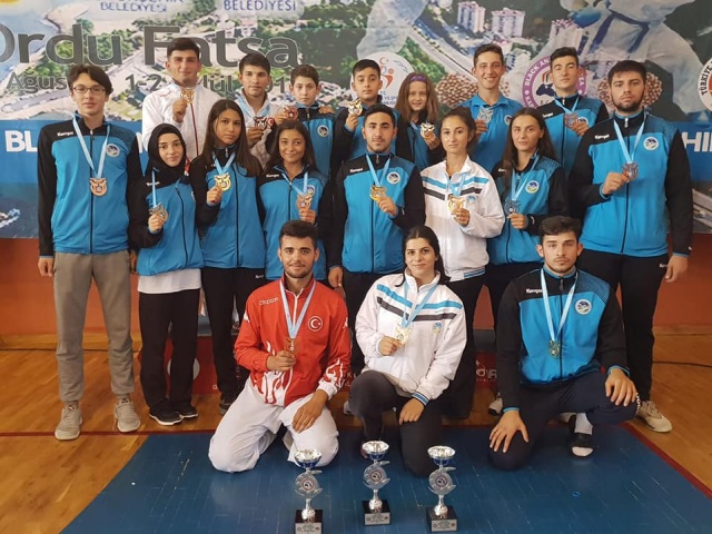 Büyükşehir Karate'den 17 Madalya