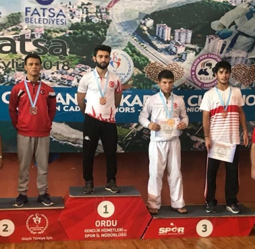 Büyükşehir Karate'den 17 Madalya