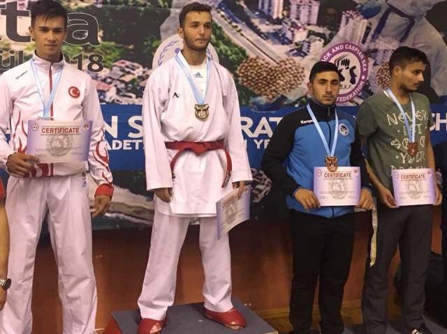 Büyükşehir Karate'den 17 Madalya