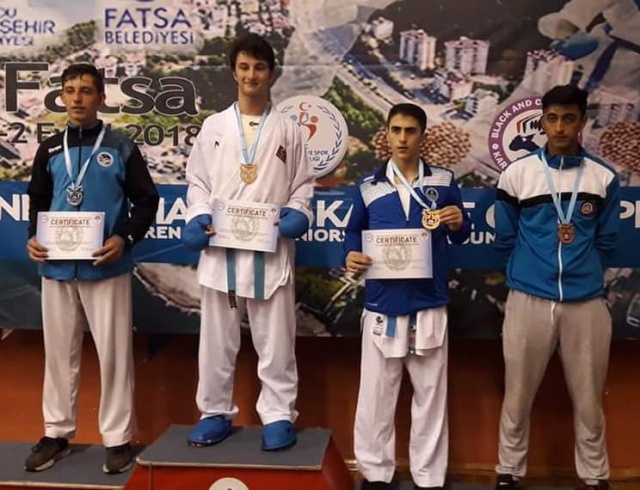 Büyükşehir Karate'den 17 Madalya