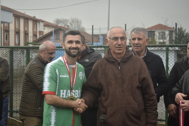 Şampiyon Kızılcıkspor Kupasını aldı