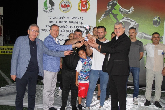 Olgunlar Futbol Turnuvası'nda Şampiyon İZREK