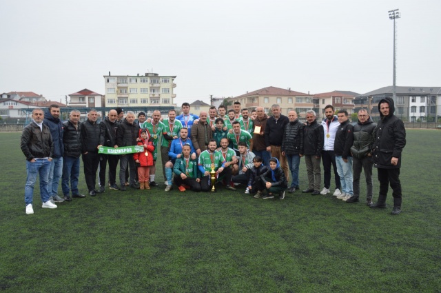 Şampiyon Kızılcıkspor Kupasını aldı