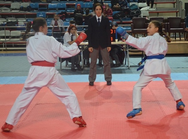 8 Mart Bayanlar Karate Turnuvası