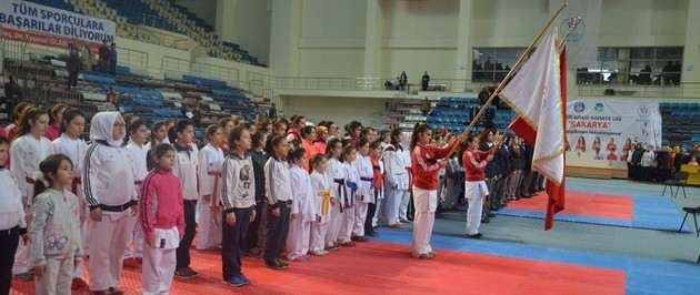 8 Mart Bayanlar Karate Turnuvası
