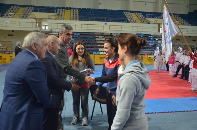 8 Mart Bayanlar Karate Turnuvası