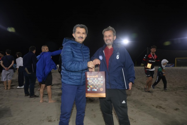 Plajda Şampiyon Kocaalispor