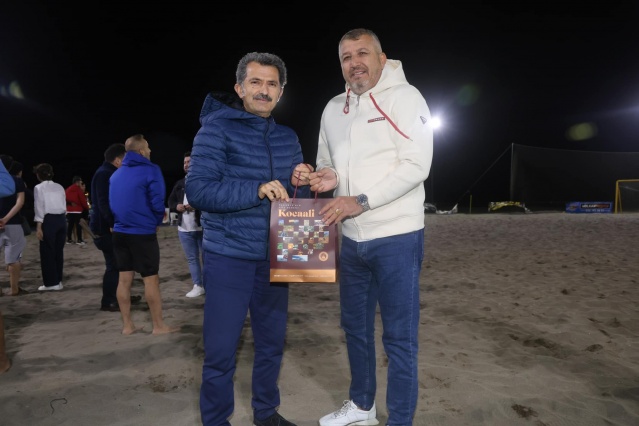 Plajda Şampiyon Kocaalispor