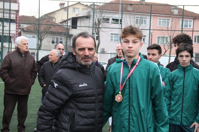 Harmanlıkspor kupaları topladı