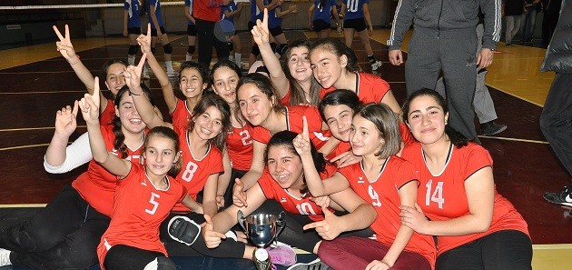 Şampiyon Nazmiye Ömer Söze Orta Okulu