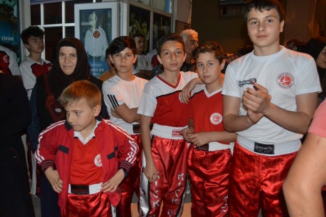 Şampiyona davullu zurnalı karşılama