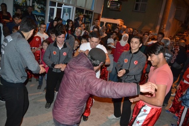 Şampiyona davullu zurnalı karşılama