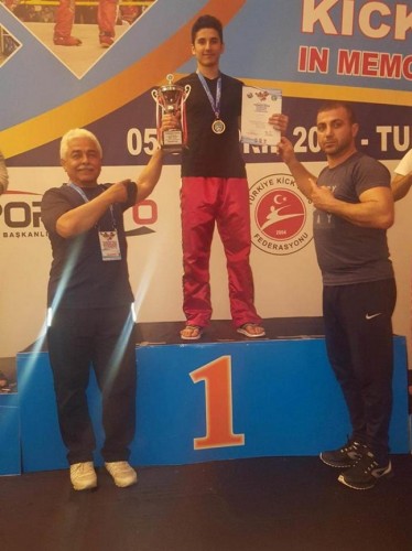 Şampiyona davullu zurnalı karşılama