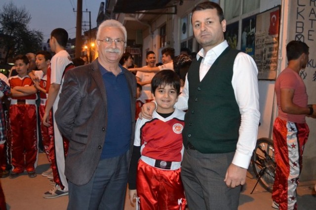 Şampiyona davullu zurnalı karşılama