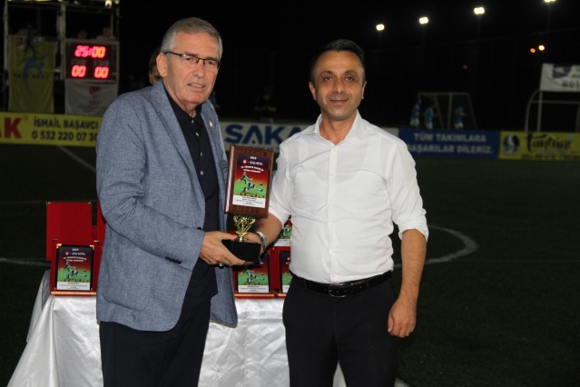 Olgunlar Futbol Turnuvası'nda Şampiyon İZREK