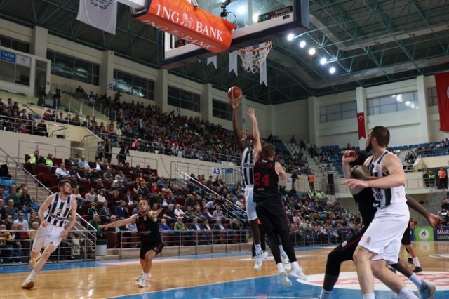 Sakarya Büyükşehir-Gaziantep Basket: 79-57