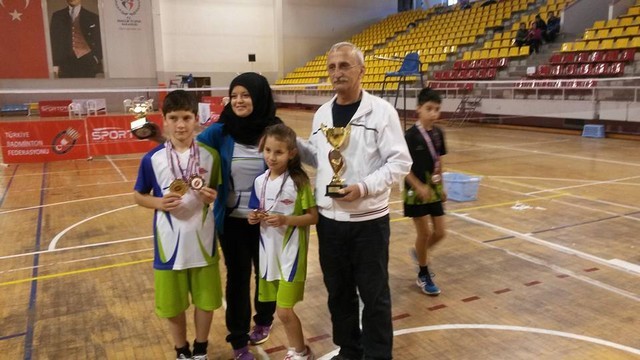 Badmintoncular Ankara'dan Madalya ile döndü