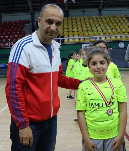Basketbolda 23 Nisan Coşkusu