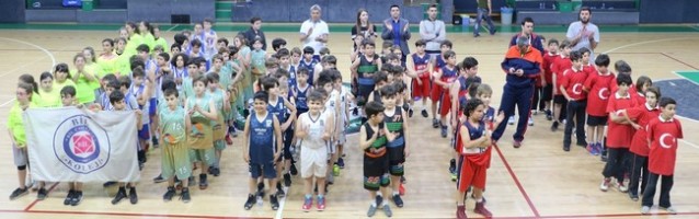 Basketbolda 23 Nisan Coşkusu