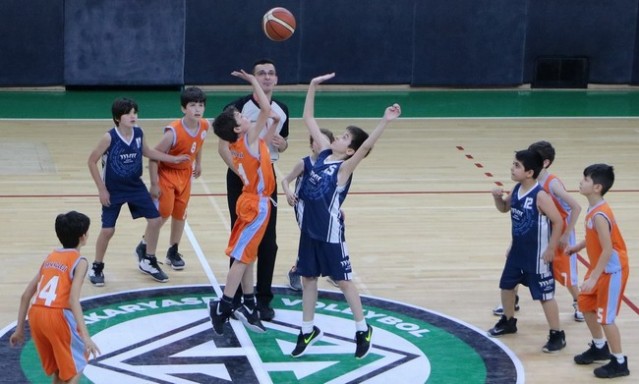 Basketbolda 23 Nisan Coşkusu